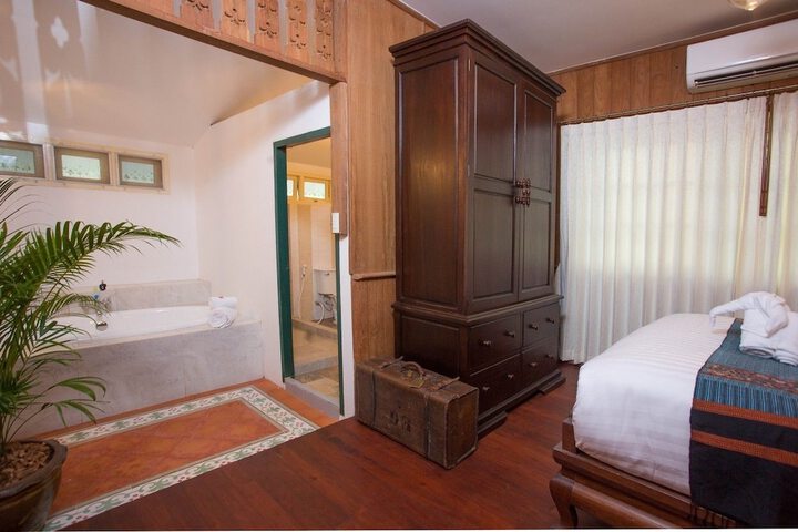 Room 11 of 40
