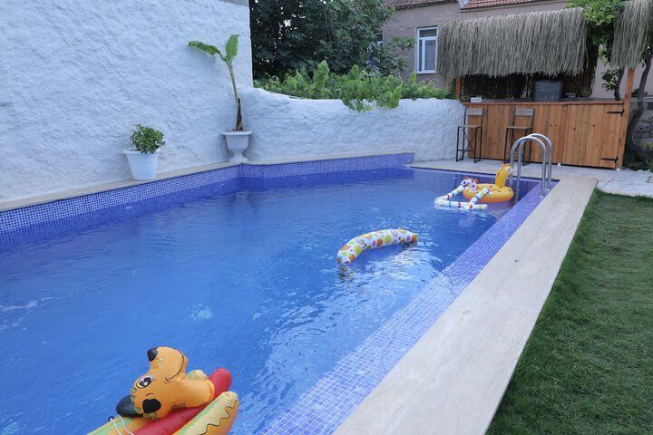 Pool 22 of 36