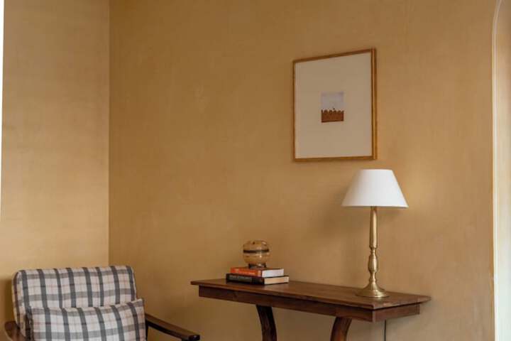 Room 16 of 64