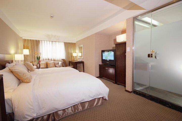 Room 6 of 53