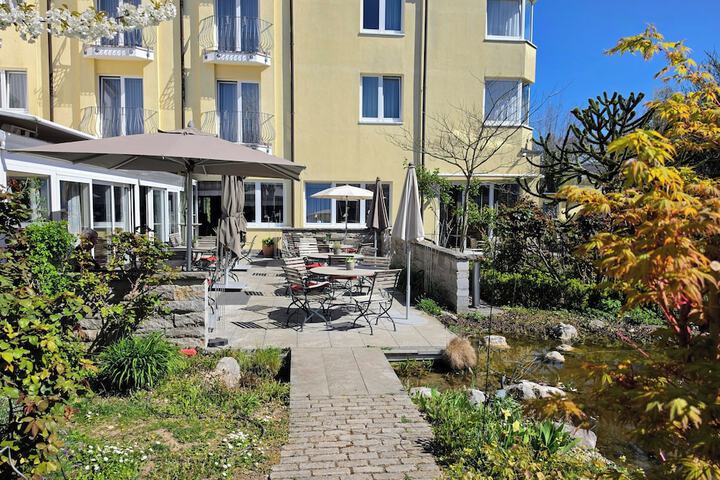 Sundeck 43 of 44