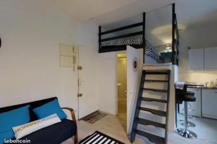 Room 4 of 12