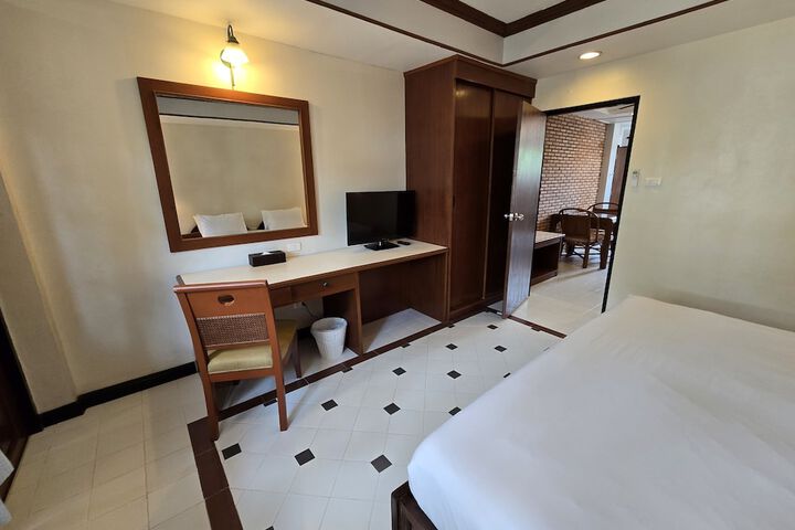 Room 16 of 52
