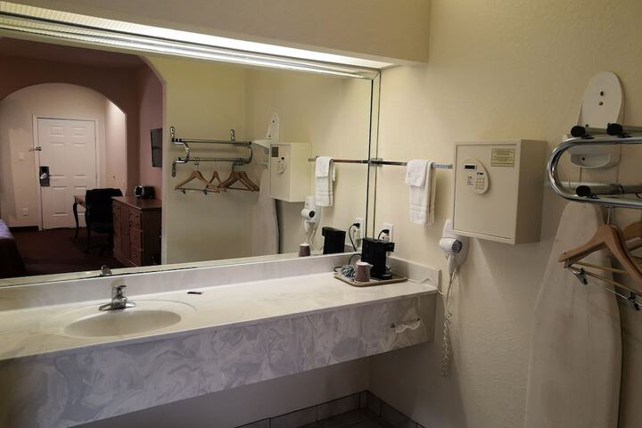 Bathroom sink