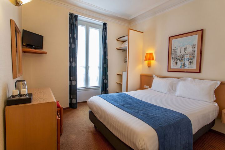 Room 16 of 38