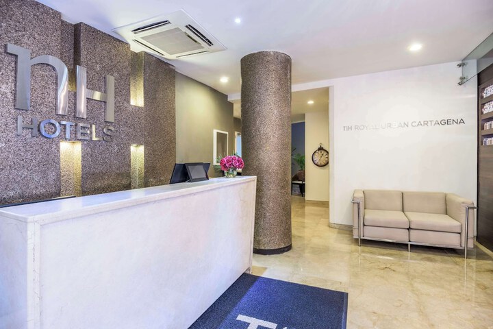 Entrance & Lobby
