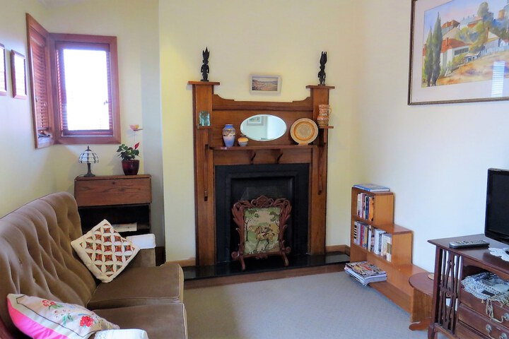 Room 10 of 28