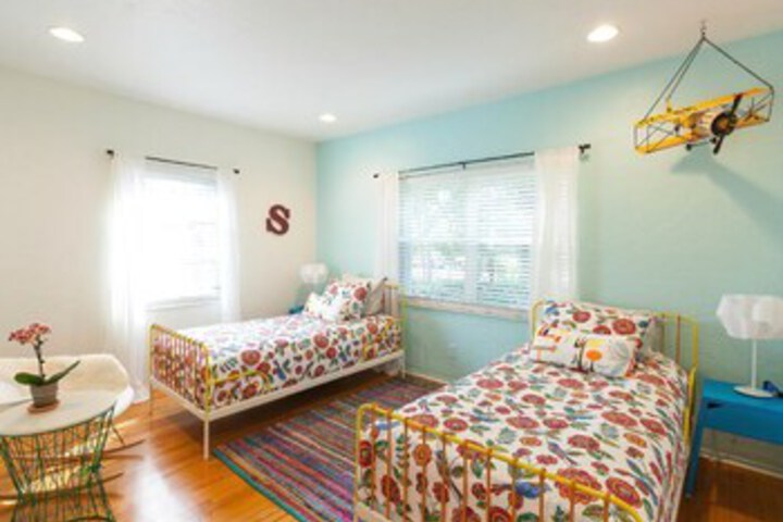 Room 15 of 18