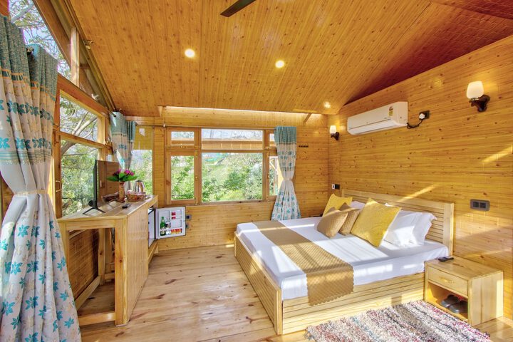 Room 2 of 67