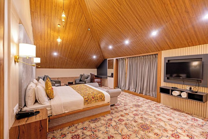 Room 14 of 38