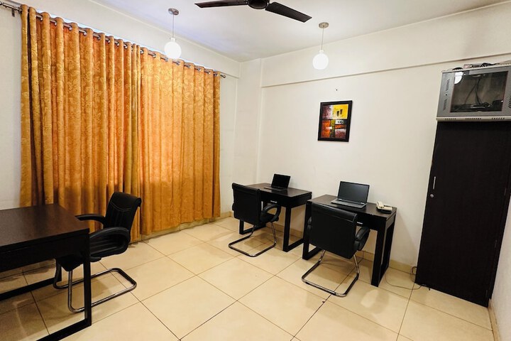 Business Center 10 of 11