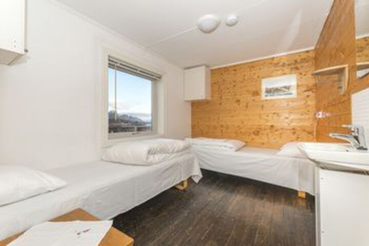 Room 13 of 36