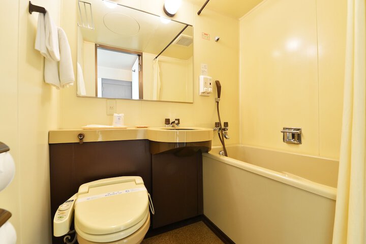 Room 17 of 39