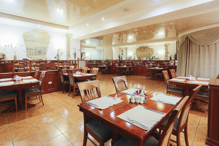 Dining 81 of 88