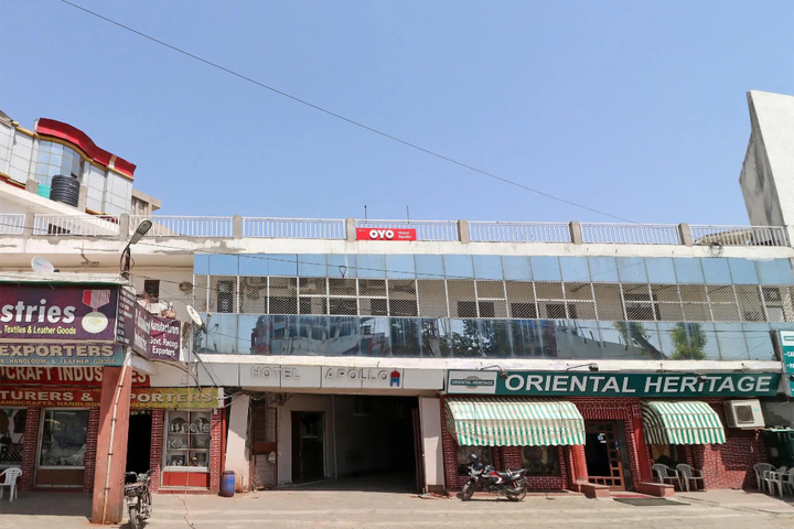 OYO 36085 Hotel Apollo Agra