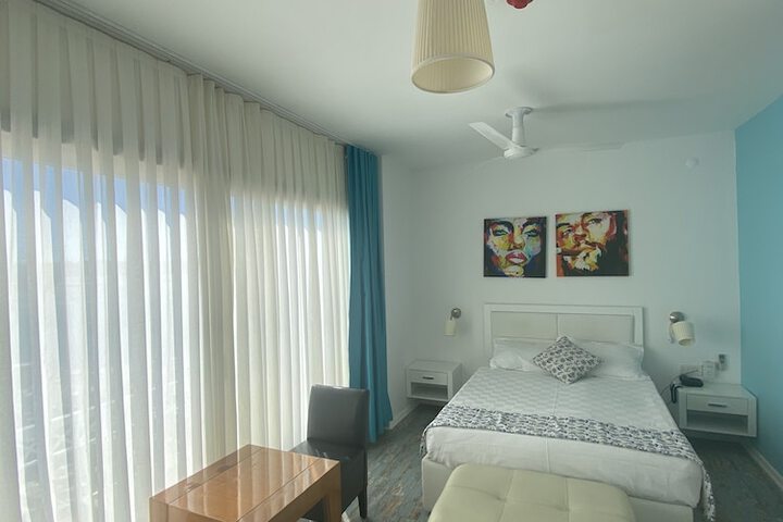Room 17 of 258
