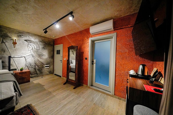 Room 68 of 244