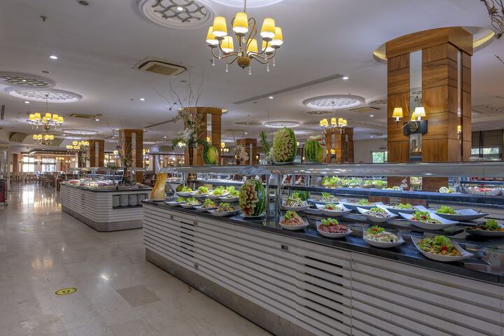 Dining 70 of 82