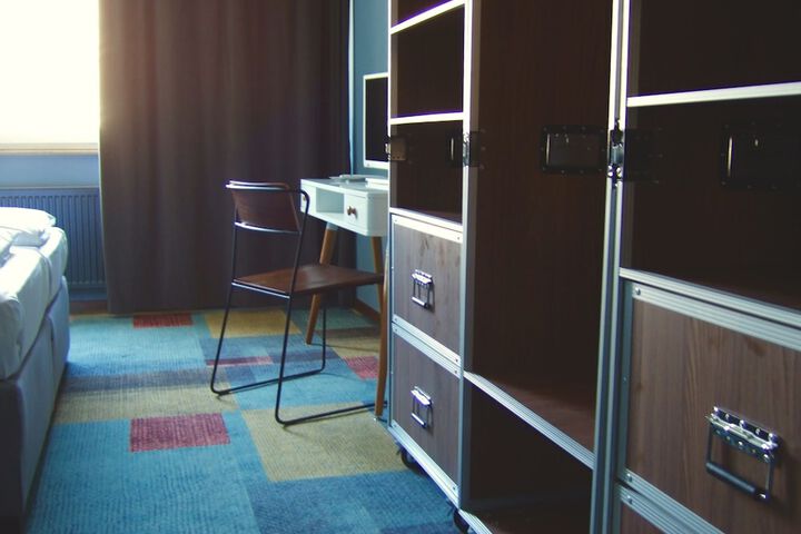 Room 8 of 21