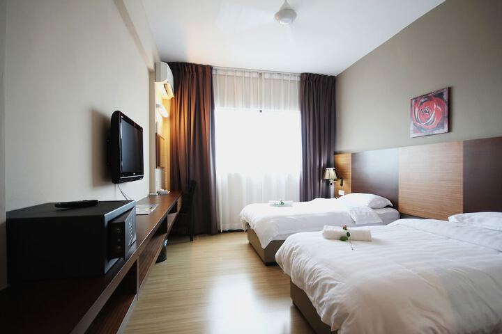 Room 13 of 31