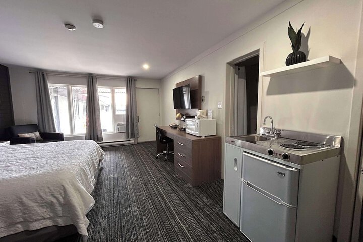 Room 9 of 24