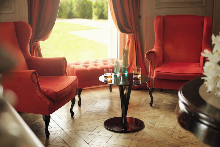 Lounge 225 of 307