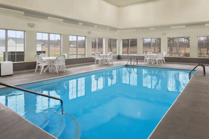 Pool 36 of 78