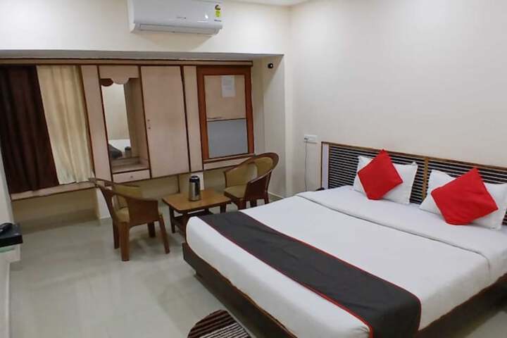 Room 9 of 31