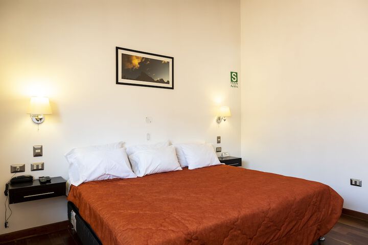 Room 24 of 176