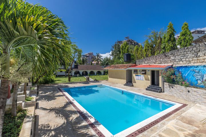 Pool 16 of 24