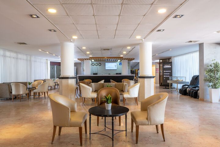 Hotel Lobby