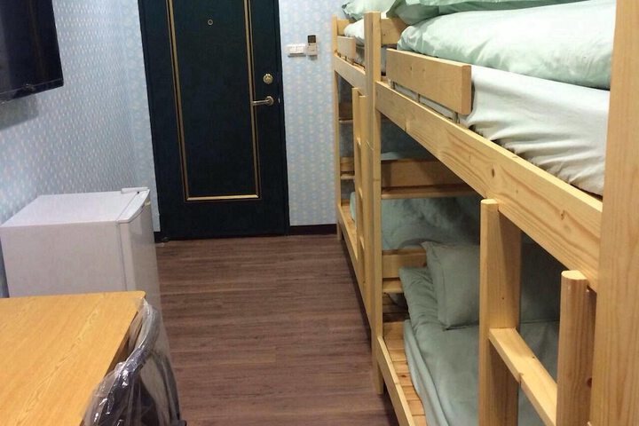 Room 2 of 36