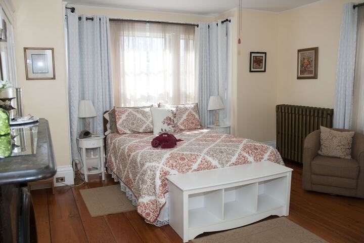 Room 13 of 22