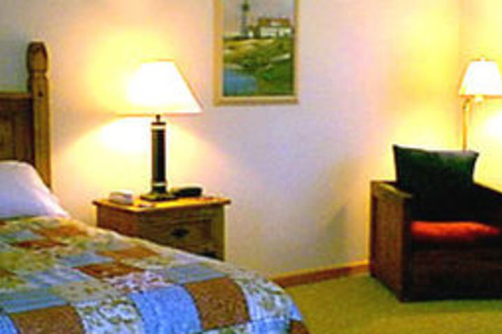 Room 6 of 9