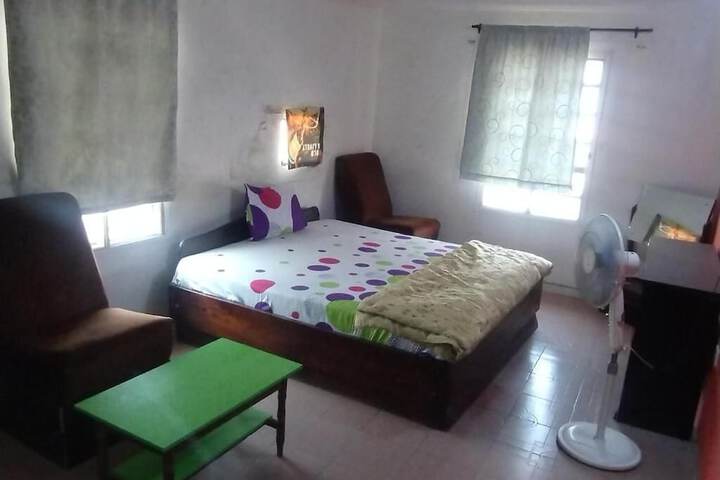 Room 4 of 27