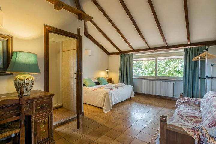Room 3 of 17