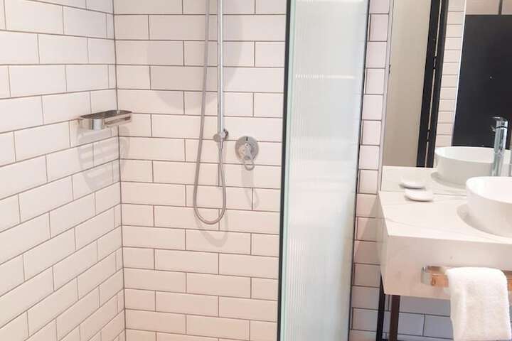 Room 15 of 32