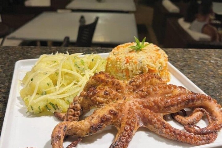 Dining 59 of 73