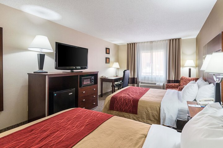 Double Bed Accessible (5 of 12)