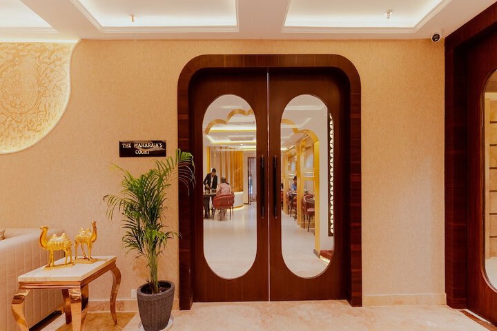Room 12 of 27