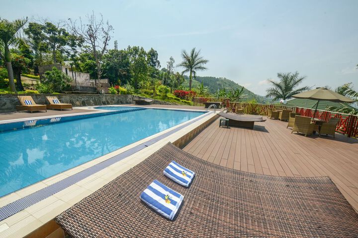 Pool 8 of 15