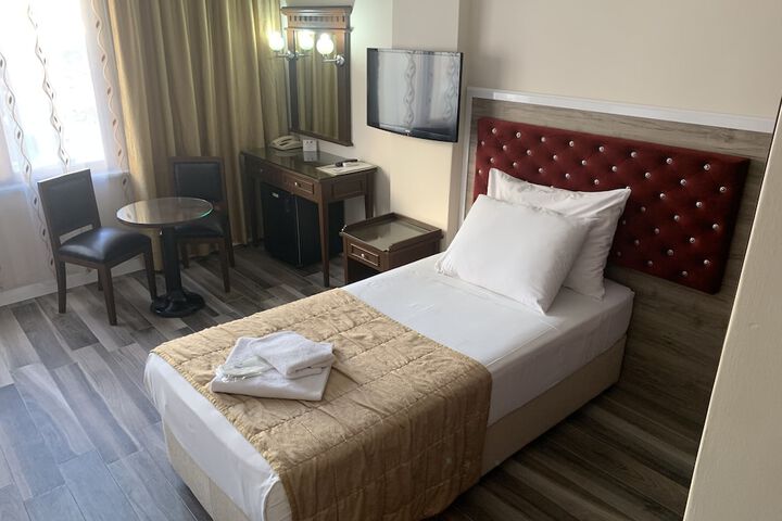 Room 3 of 13