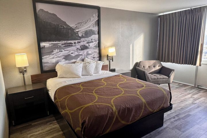 Room 10 of 31