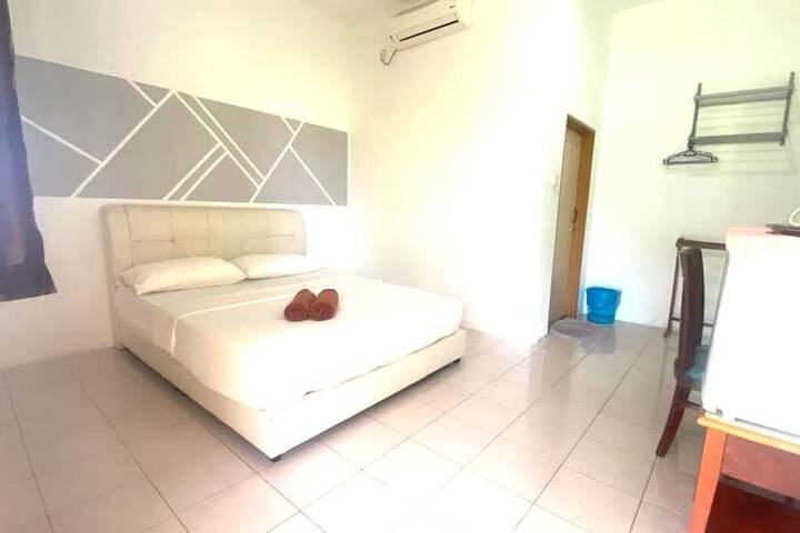 Room 6 of 34