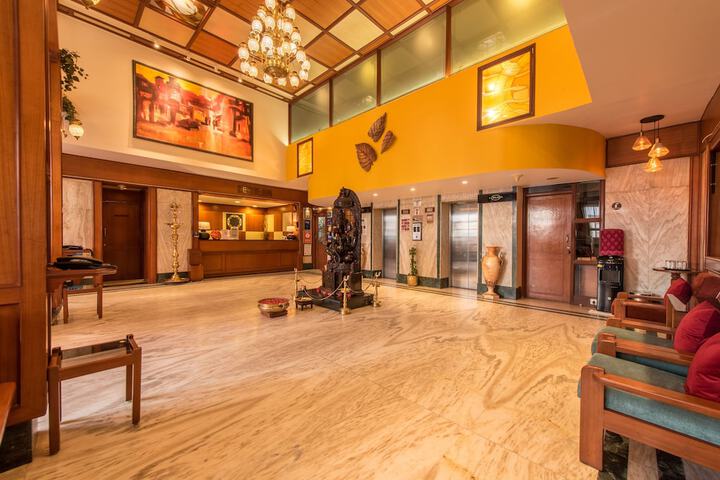 Entrance & Lobby