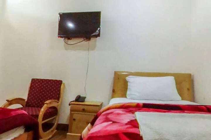Room 25 of 28