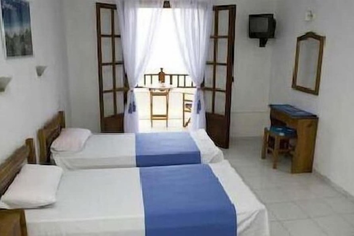 Room 4 of 33