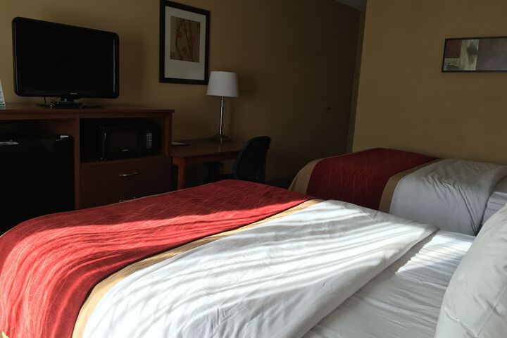 2 Queen Beds (4 of 7)