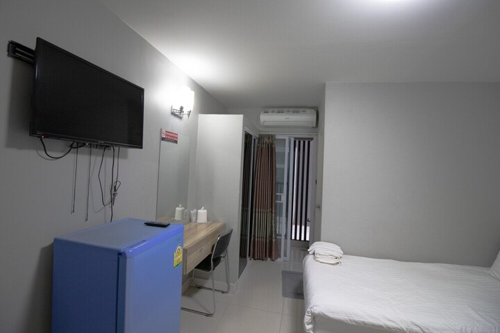 Room 11 of 31