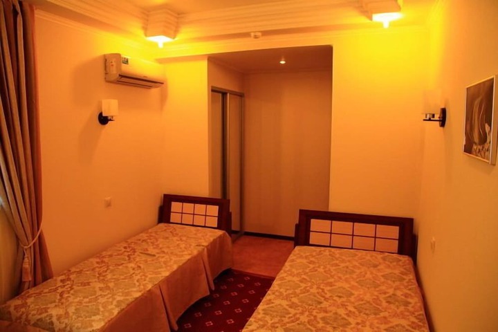 Room 21 of 48